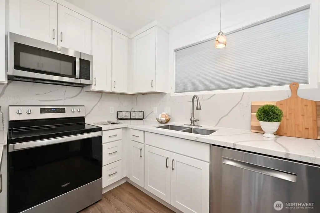 10 18th Avenue Kirkland WA 98033