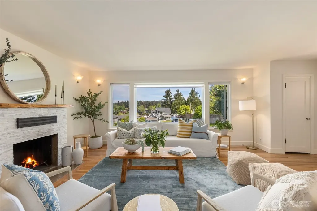 5930 Rose Loop NE Bainbridge Island WA 98110