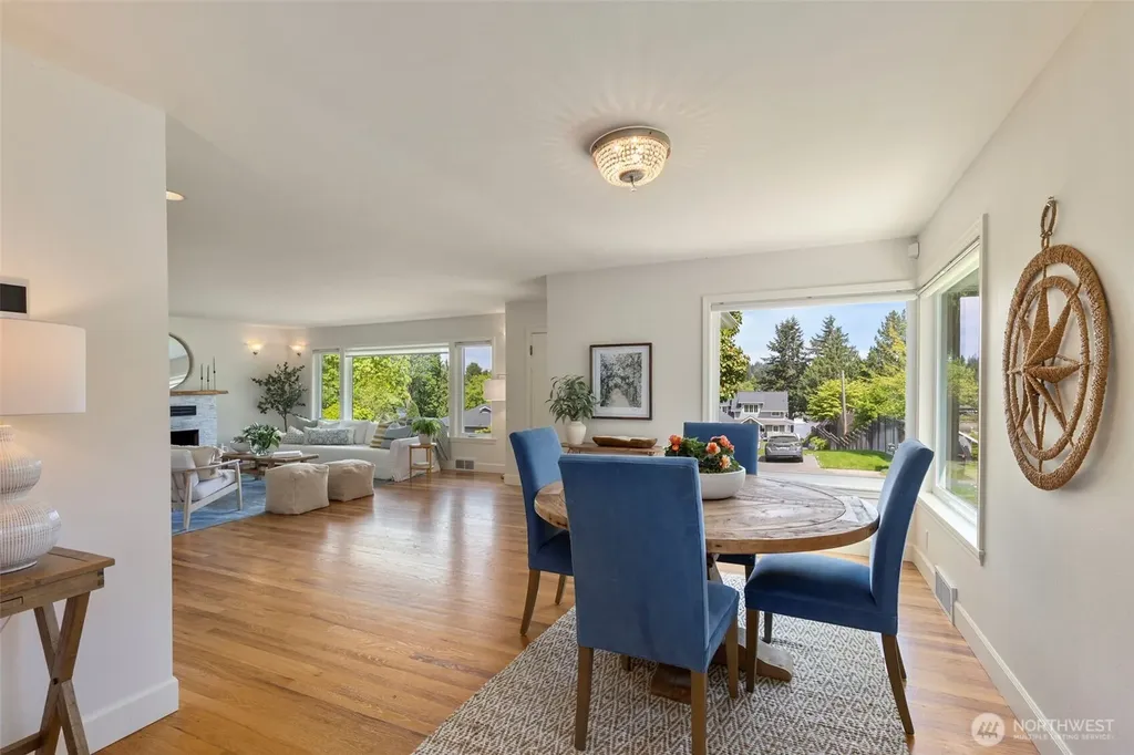 5930 Rose Loop NE Bainbridge Island WA 98110