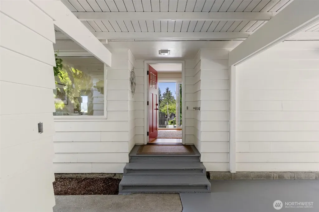 5930 Rose Loop NE Bainbridge Island WA 98110