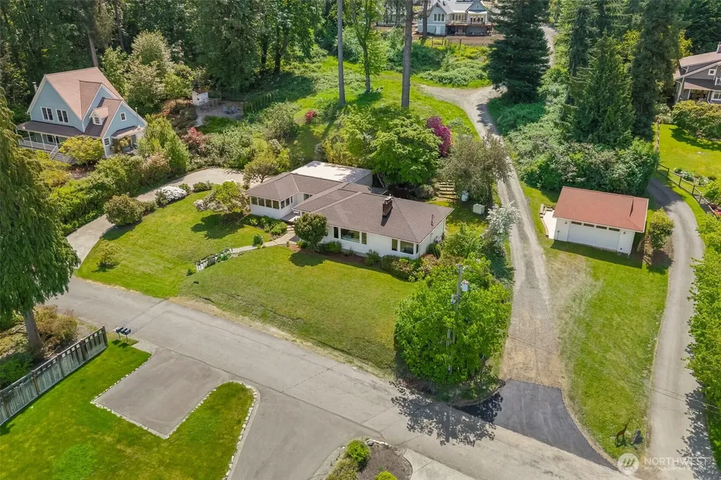 5930 Rose Loop NE Bainbridge Island WA 98110