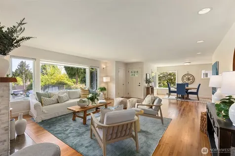 5930 Rose Loop NE Bainbridge Island WA 98110