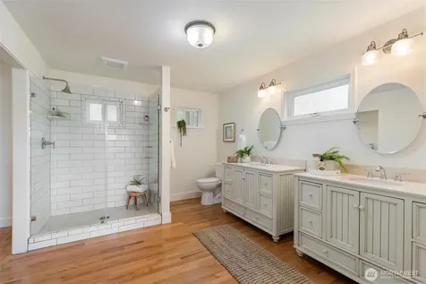 5930 Rose Loop NE Bainbridge Island WA 98110