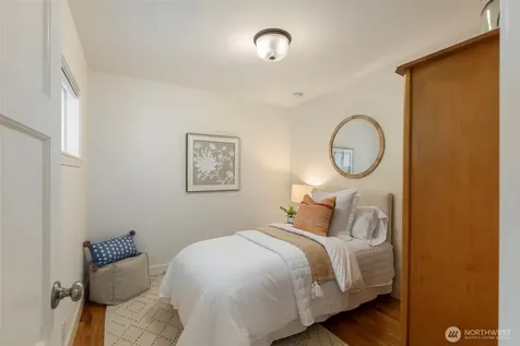 5930 Rose Loop NE Bainbridge Island WA 98110