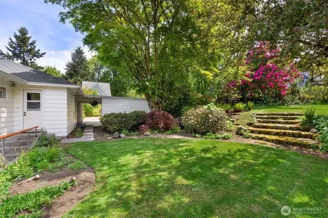 5930 Rose Loop NE Bainbridge Island WA 98110