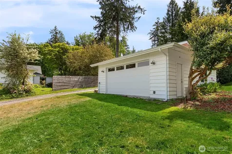 5930 Rose Loop NE Bainbridge Island WA 98110
