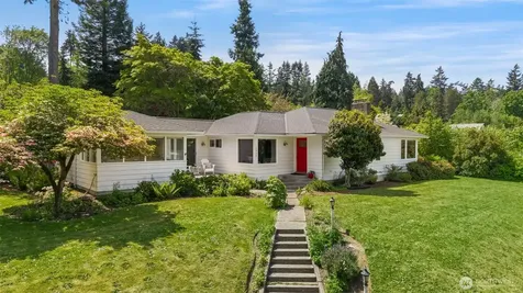 5930 Rose Loop NE Bainbridge Island WA 98110