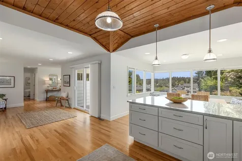 5930 Rose Loop NE Bainbridge Island WA 98110