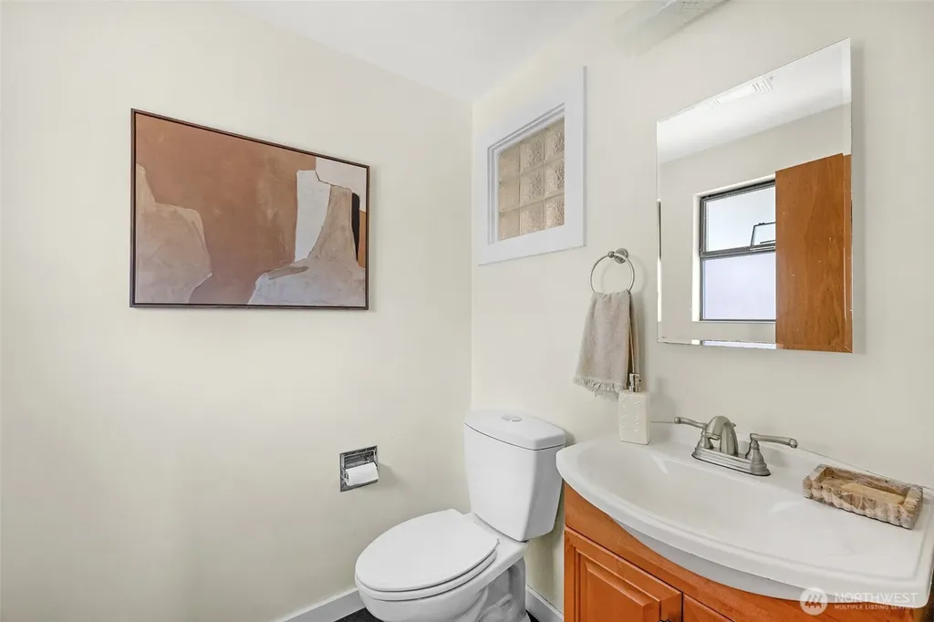 12521 2nd Avenue NE Seattle WA 98125