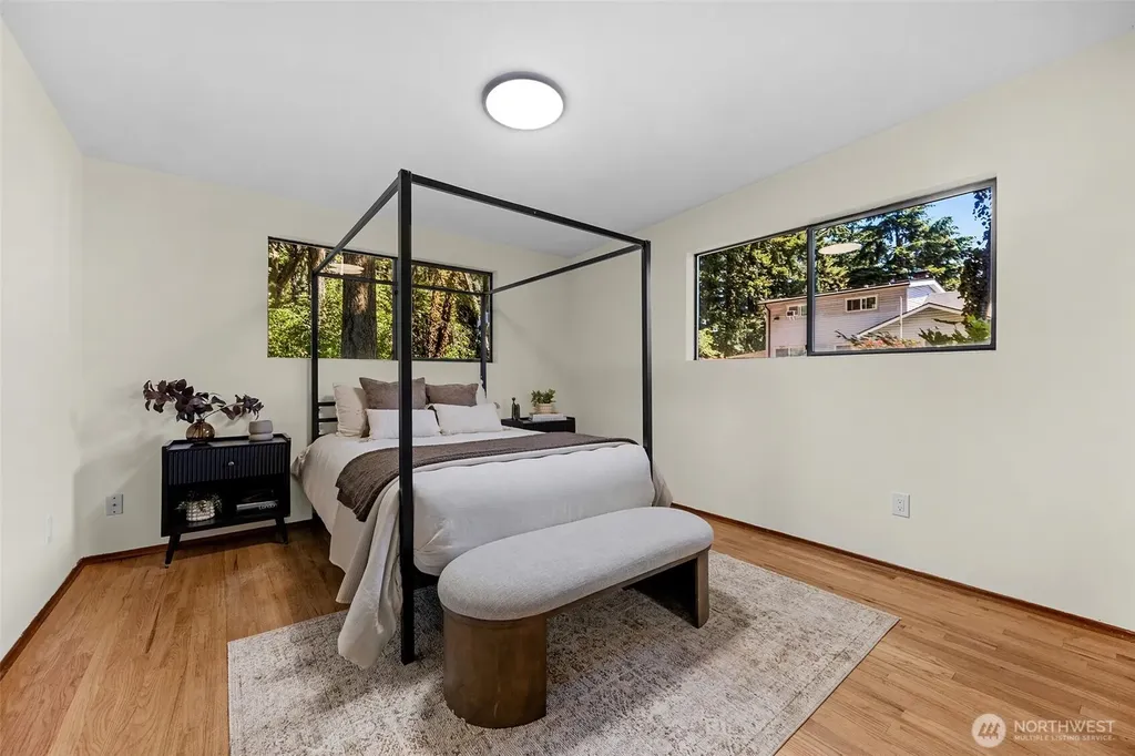 12521 2nd Avenue NE Seattle WA 98125