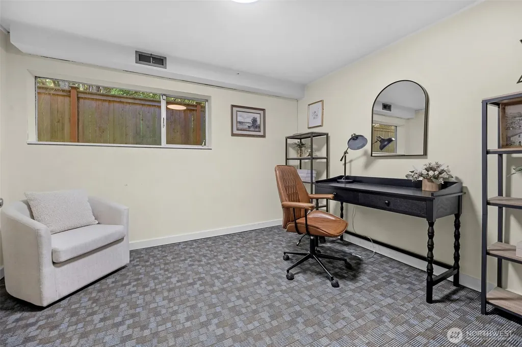 12521 2nd Avenue NE Seattle WA 98125