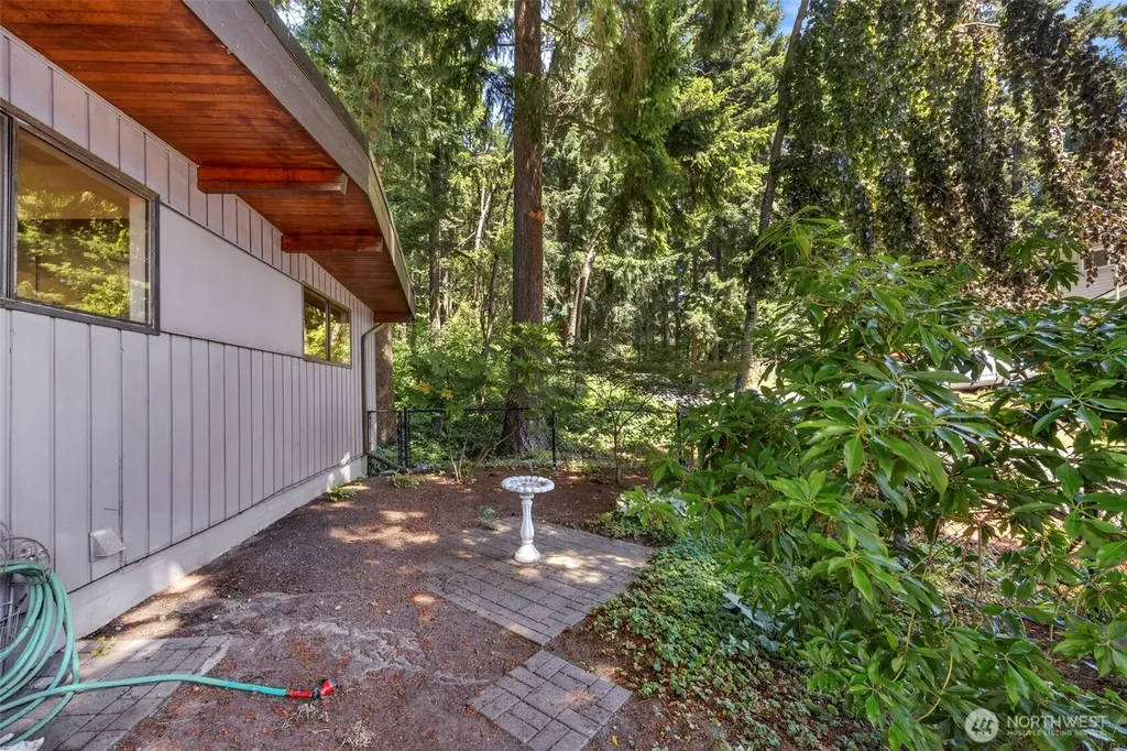 12521 2nd Avenue NE Seattle WA 98125