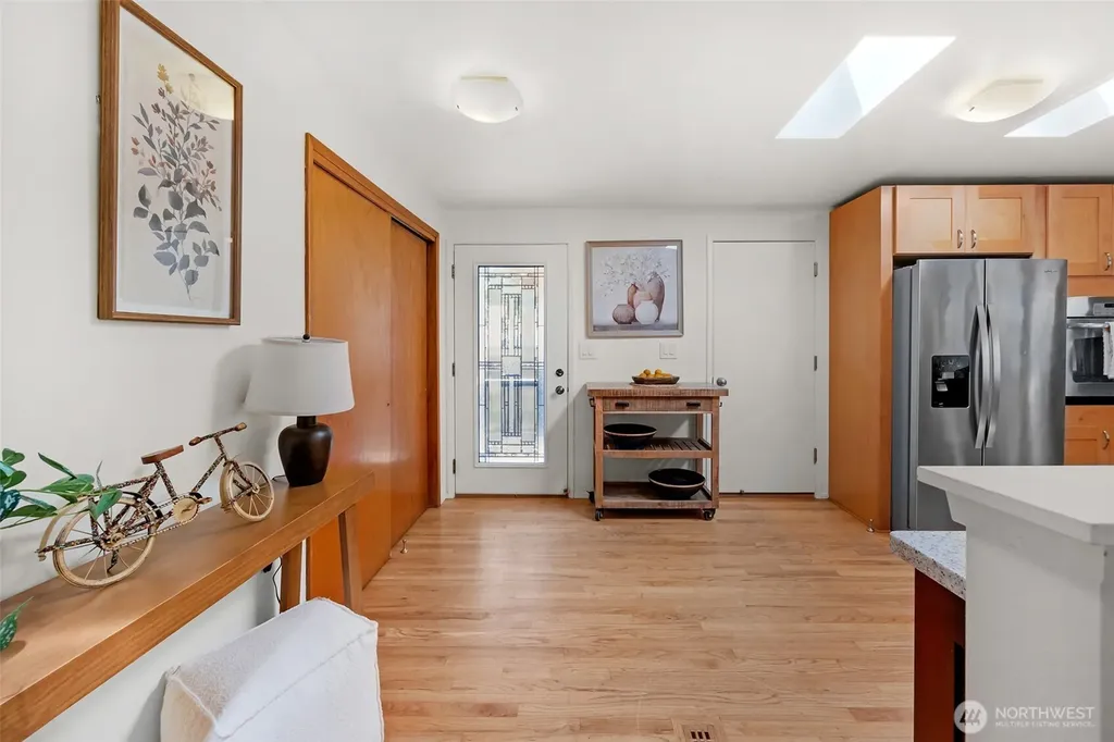 12521 2nd Avenue NE Seattle WA 98125