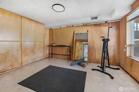 12521 2nd Avenue NE Seattle WA 98125