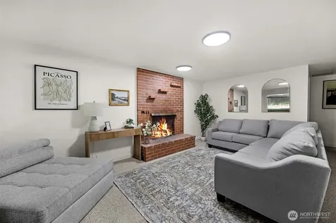 12521 2nd Avenue NE Seattle WA 98125