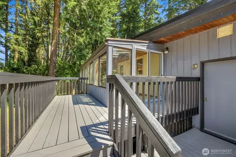 12521 2nd Avenue NE Seattle WA 98125