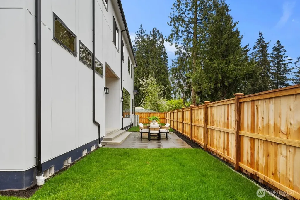 1207 145th Avenue SE Bellevue WA 98007