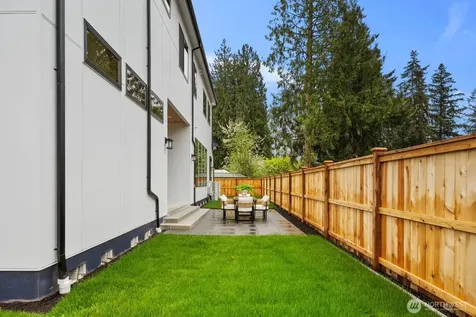 1207 145th Avenue SE Bellevue WA 98007