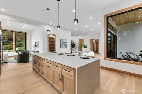 1207 145th Avenue SE Bellevue WA 98007