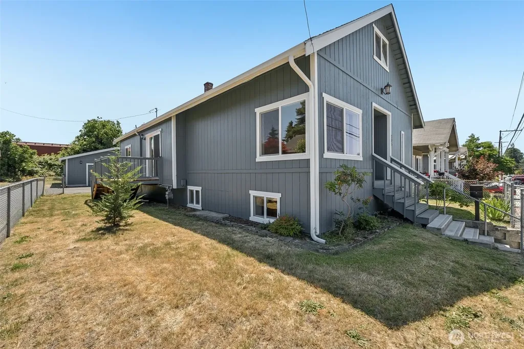 806 4th Street SE Auburn WA 98002