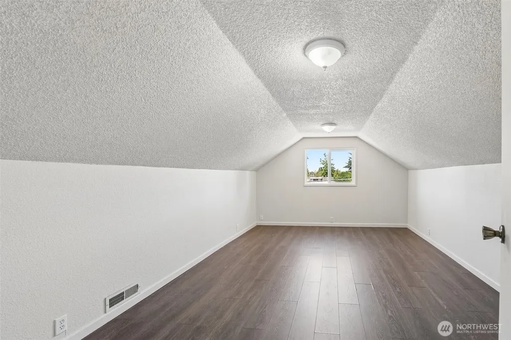 806 4th Street SE Auburn WA 98002