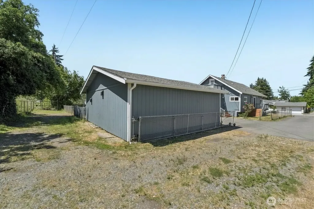 806 4th Street SE Auburn WA 98002
