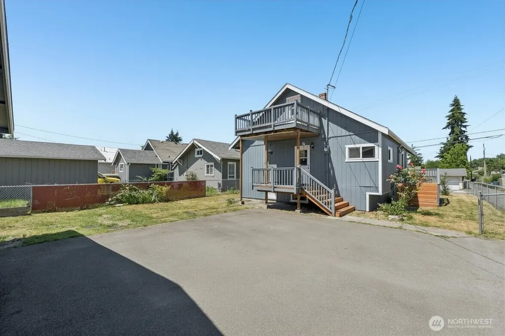 806 4th Street SE Auburn WA 98002