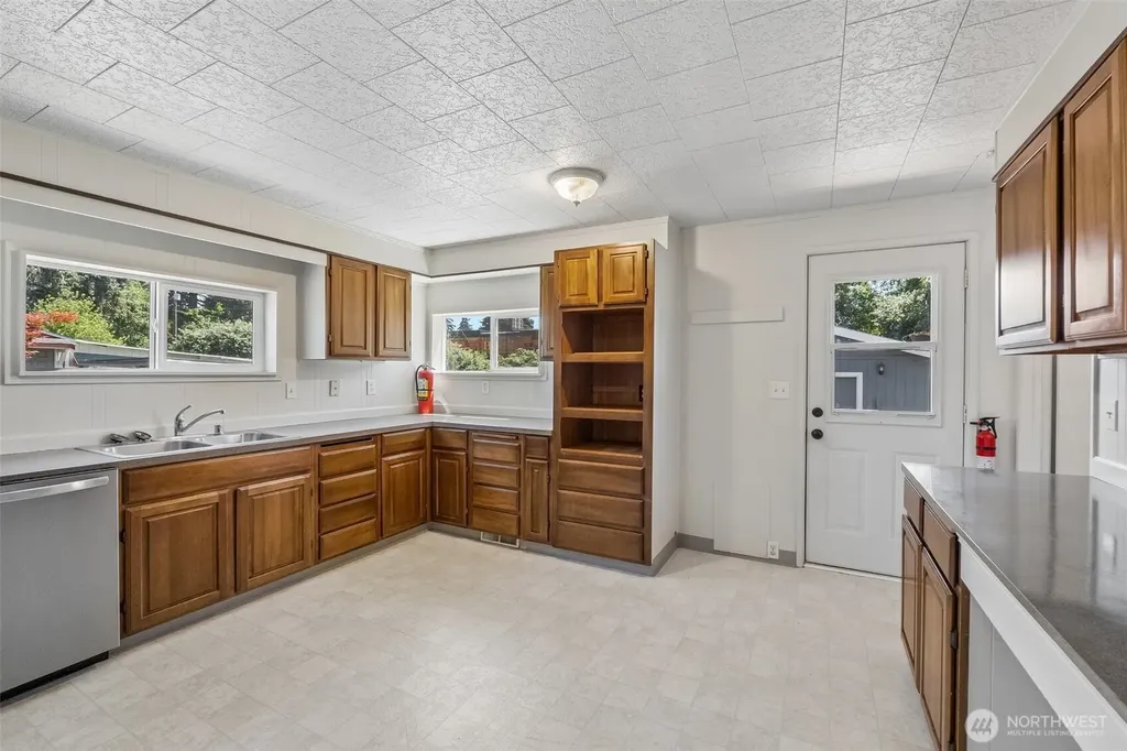 806 4th Street SE Auburn WA 98002