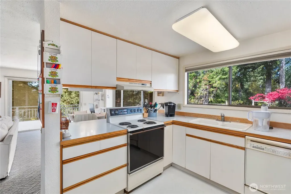 350 Olympic Drive E Grapeview WA 98546