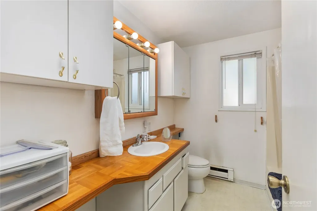 350 Olympic Drive E Grapeview WA 98546