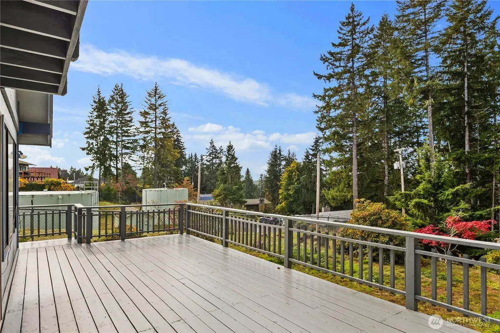 350 Olympic Drive E Grapeview WA 98546