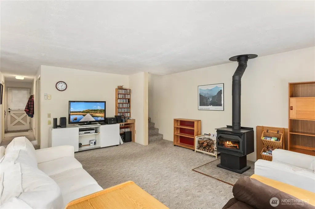 350 Olympic Drive E Grapeview WA 98546