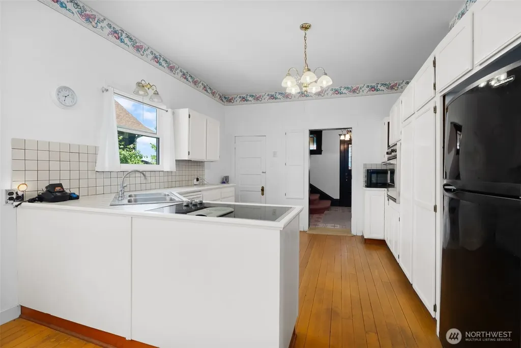 714 W First Street South Bend WA 98586
