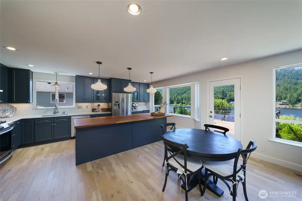 18820 Big Lake Ridge Place Mount Vernon WA 98274