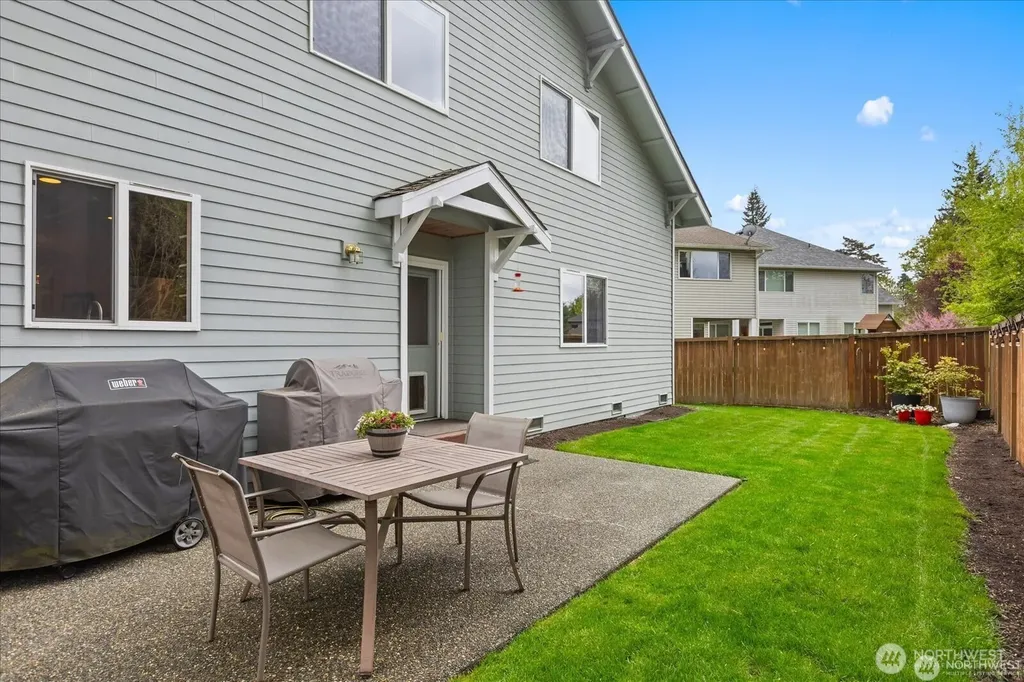 1022 181st Place SW Lynnwood WA 98037