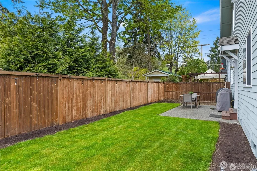 1022 181st Place SW Lynnwood WA 98037