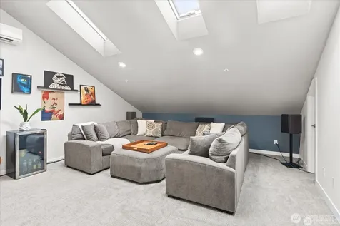 1022 181st Place SW Lynnwood WA 98037