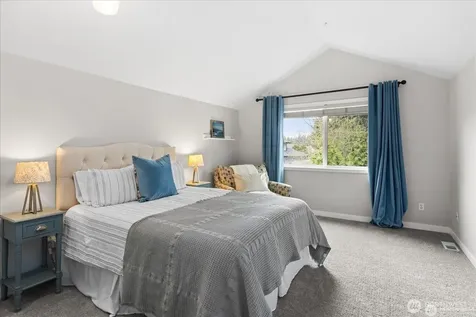 1022 181st Place SW Lynnwood WA 98037