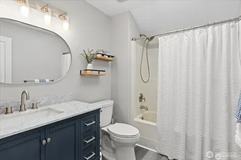 1022 181st Place SW Lynnwood WA 98037