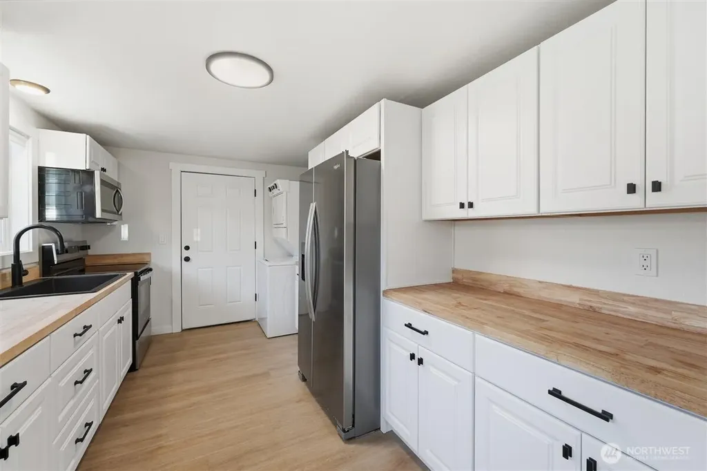 607 S 1st Street Brewster WA 98812
