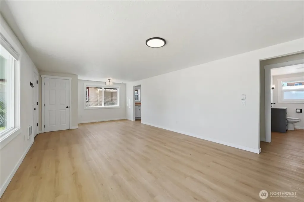 607 S 1st Street Brewster WA 98812