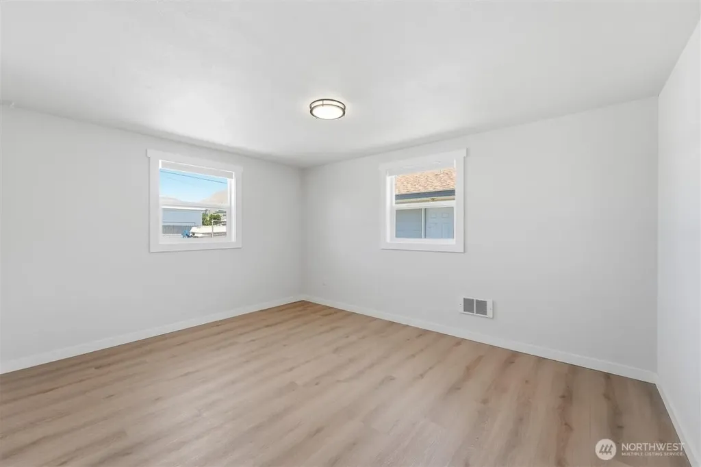 607 S 1st Street Brewster WA 98812