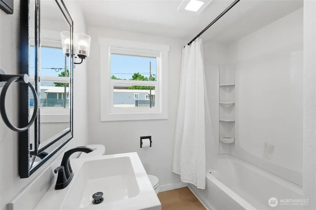 607 S 1st Street Brewster WA 98812