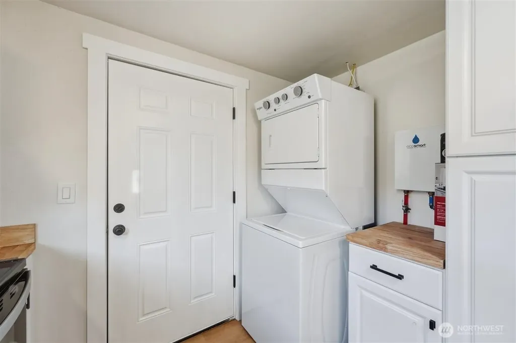 607 S 1st Street Brewster WA 98812