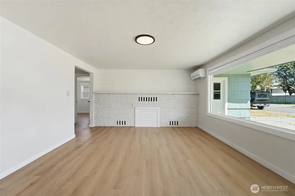 607 S 1st Street Brewster WA 98812