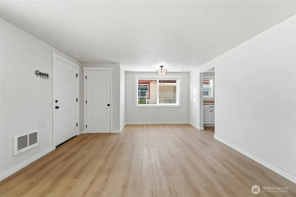 607 S 1st Street Brewster WA 98812