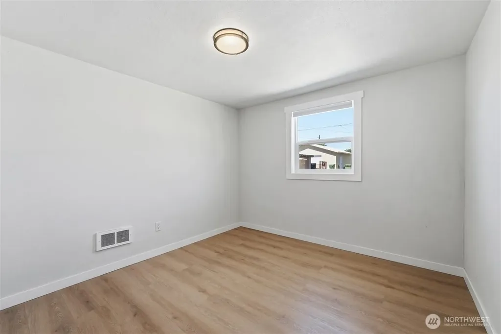 607 S 1st Street Brewster WA 98812