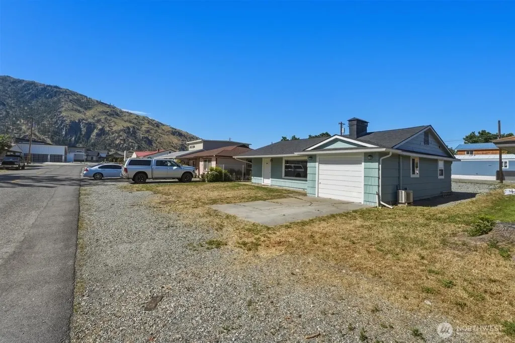 607 S 1st Street Brewster WA 98812