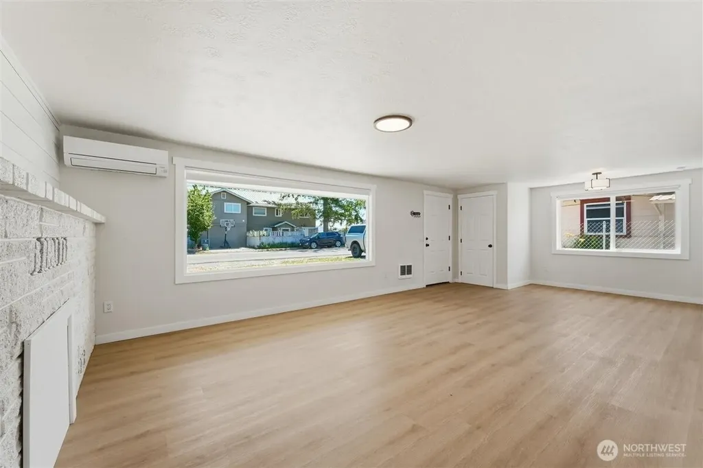 607 S 1st Street Brewster WA 98812