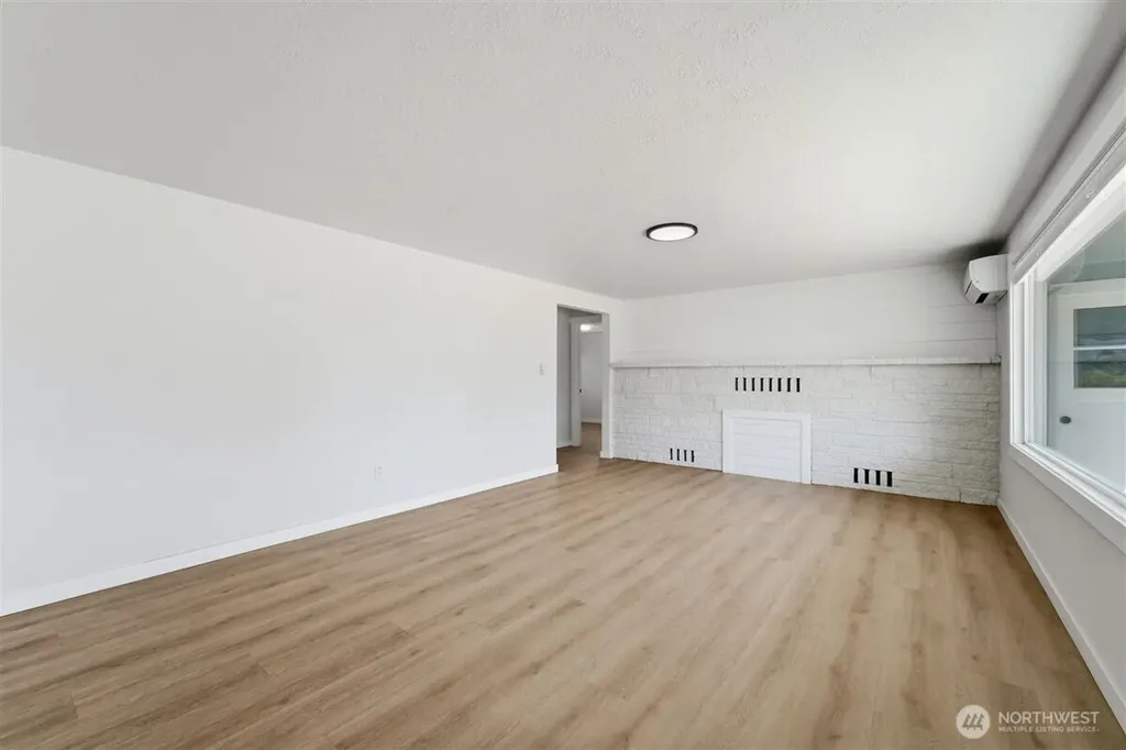 607 S 1st Street Brewster WA 98812
